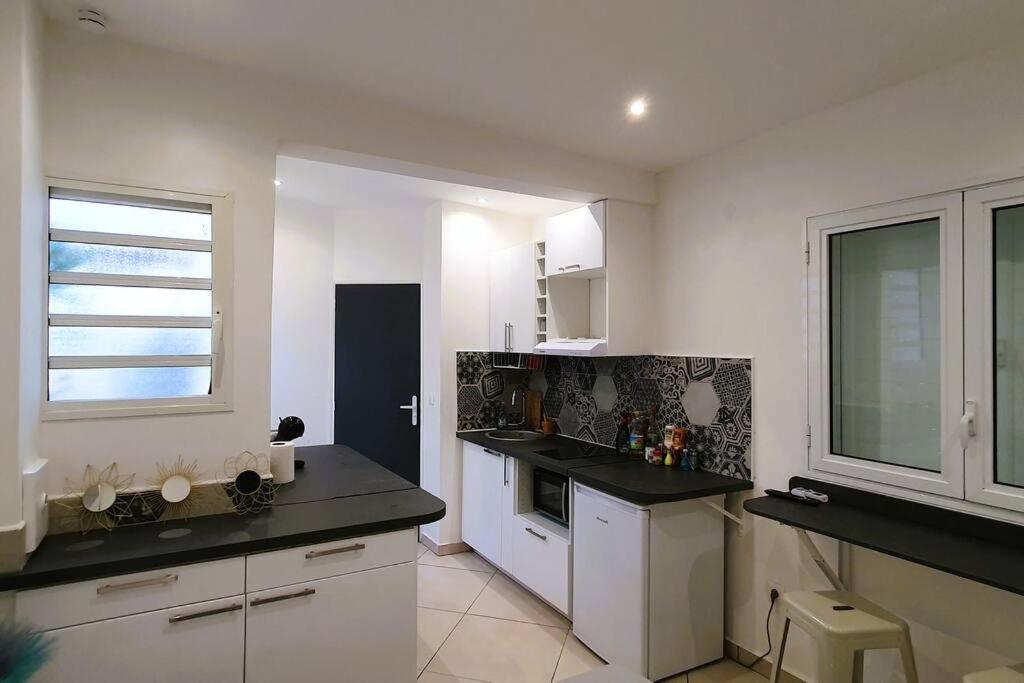 Studio Pour 2 Personnes Proche De L'Hopital Et Du Jardin De L'Etat Saint-Denis Exterior foto